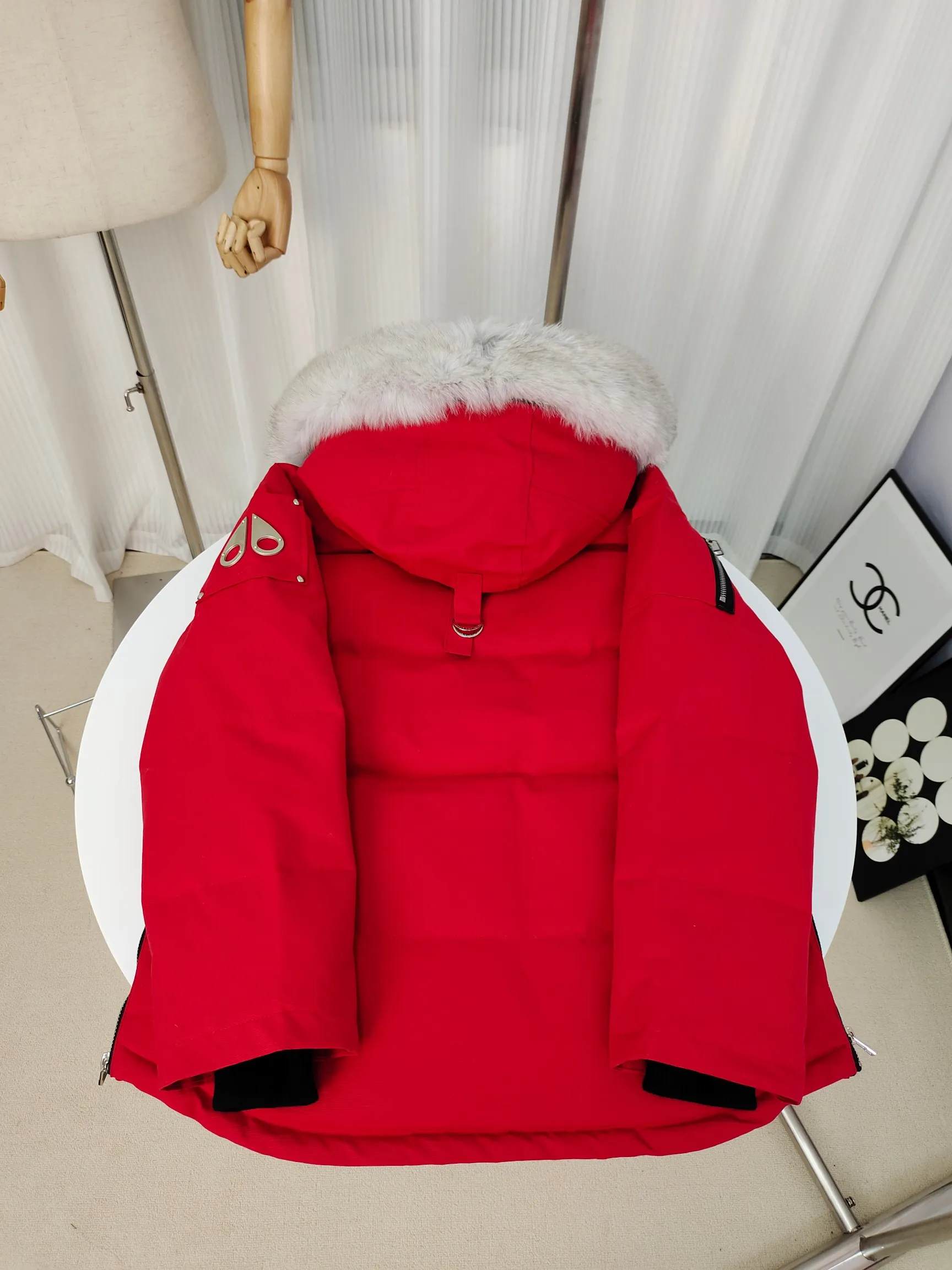 （ ）05 Moose Knuckles ， ins 、 、 。 ， ， ！ ， ， ， ！ Sizes: XS XL